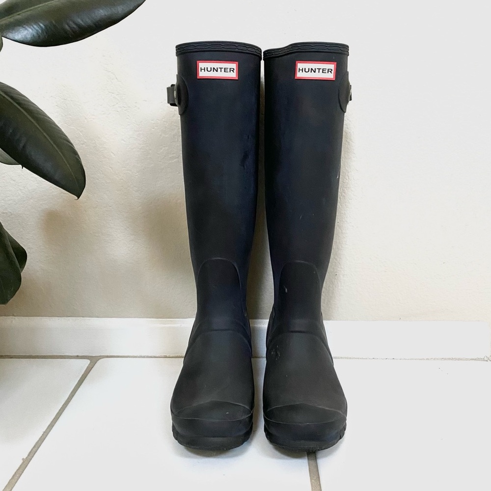 Hunters | Women's Original Tall Rain Boots in Matte Black
